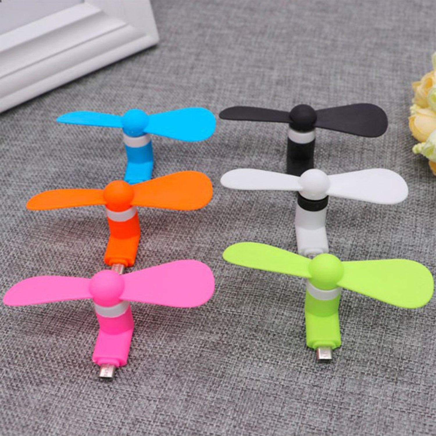 6183 mini usb fan For Having cool air instantly, anywhere and anytime purposes. 