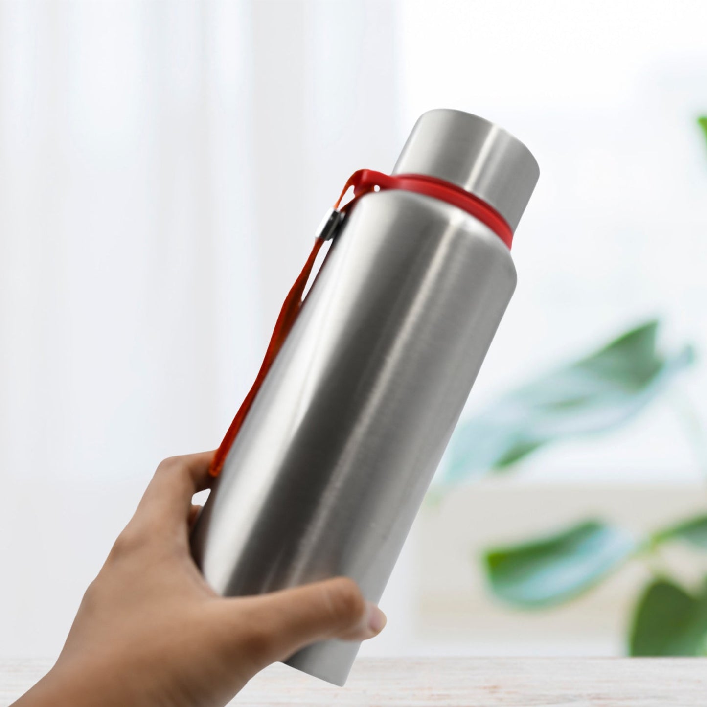 HOT AND COLD STAINLESS STEEL VACUUM WATER BOTTLE FOR SCHOOL, OFFICE AND OUTDOORS 400ML