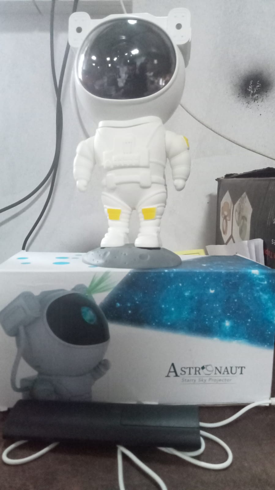 Robot Sky Space Stars Light Astronaut Galaxy Projector, Night lamp, Bedroom, Kids, Projector, Remote Control, Star Projector Will Take Children's to Explore The Vast Starry Sky for Adults, raksha bandhan, Diwali Gift