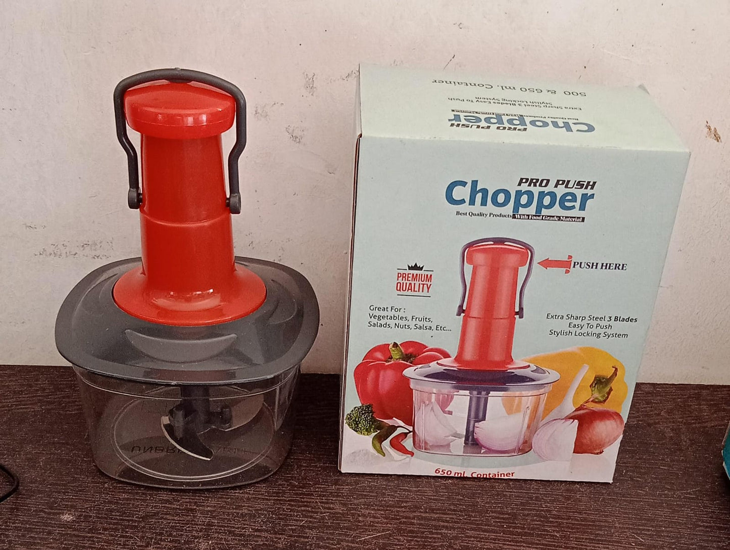 Manual Food Chopper (650ml): 3 Stainless Steel Blades, Locking System, Anti-Slip Base